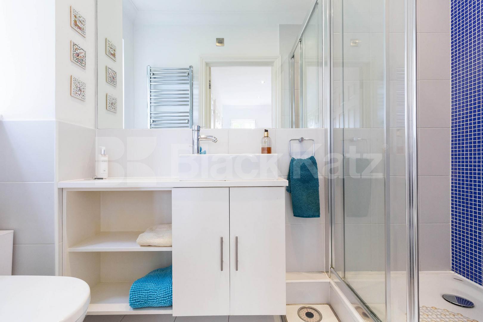 Spacious three bed two bath apartment with balcony and secure parking Cholmeley Park, Highgate 